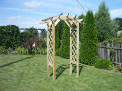 Pergola z łukiem o szerokości wejścia 115 cm